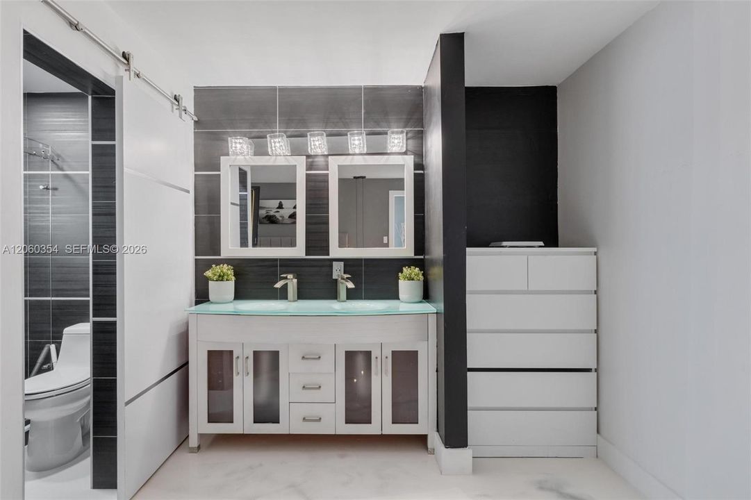 В аренду: $3,300 (2 спален, 2 ванн, 944 Квадратных фут)