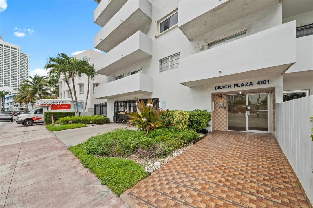 В аренду: $3,300 (2 спален, 2 ванн, 944 Квадратных фут)