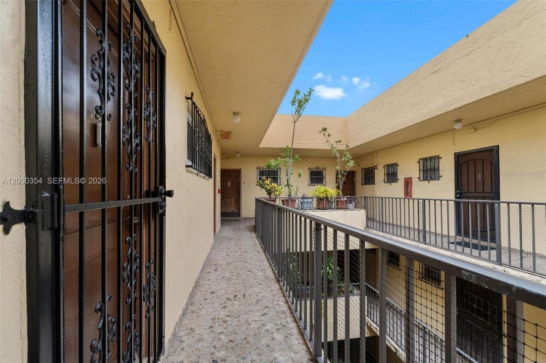 В аренду: $3,300 (2 спален, 2 ванн, 944 Квадратных фут)
