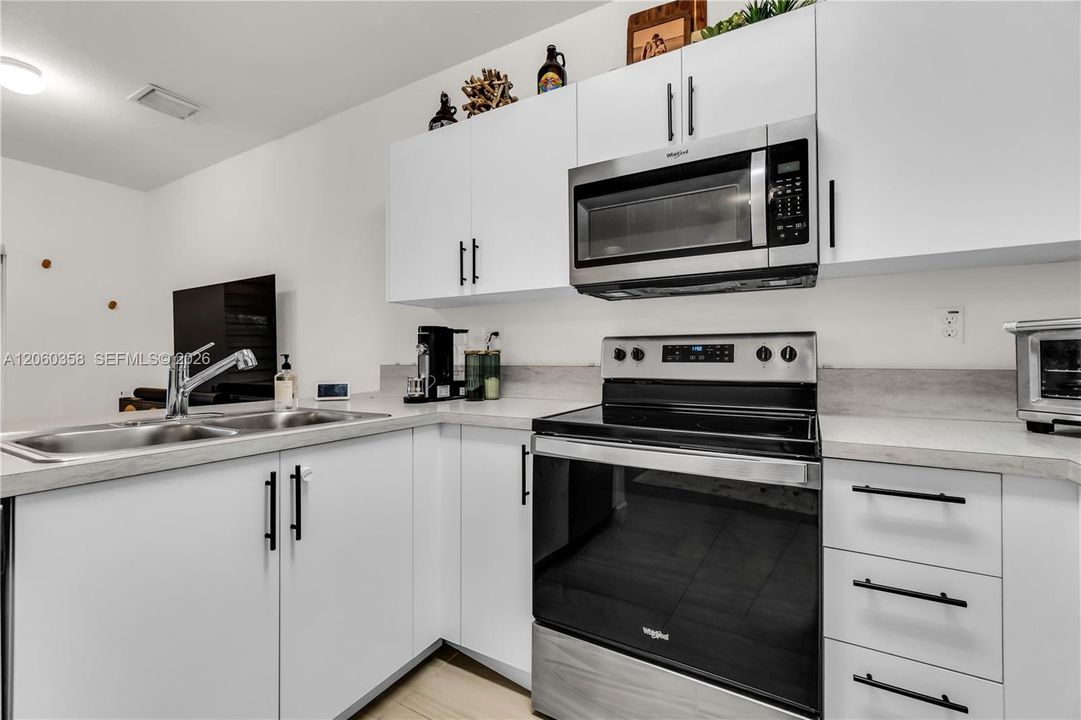 На продажу: $365,000 (3 спален, 3 ванн, 1440 Квадратных фут)