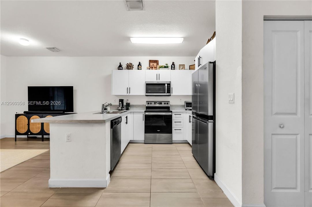 На продажу: $365,000 (3 спален, 3 ванн, 1440 Квадратных фут)