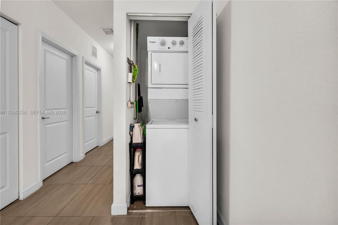 На продажу: $365,000 (3 спален, 3 ванн, 1440 Квадратных фут)