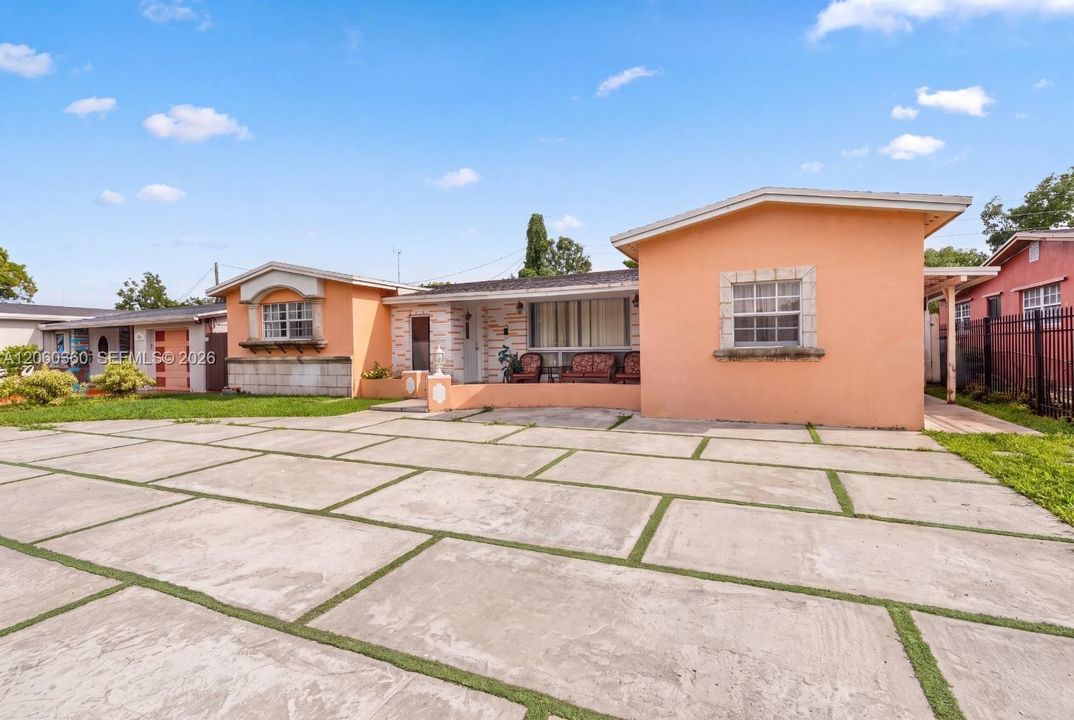 На продажу: $460,000 (2 спален, 2 ванн, 2057 Квадратных фут)