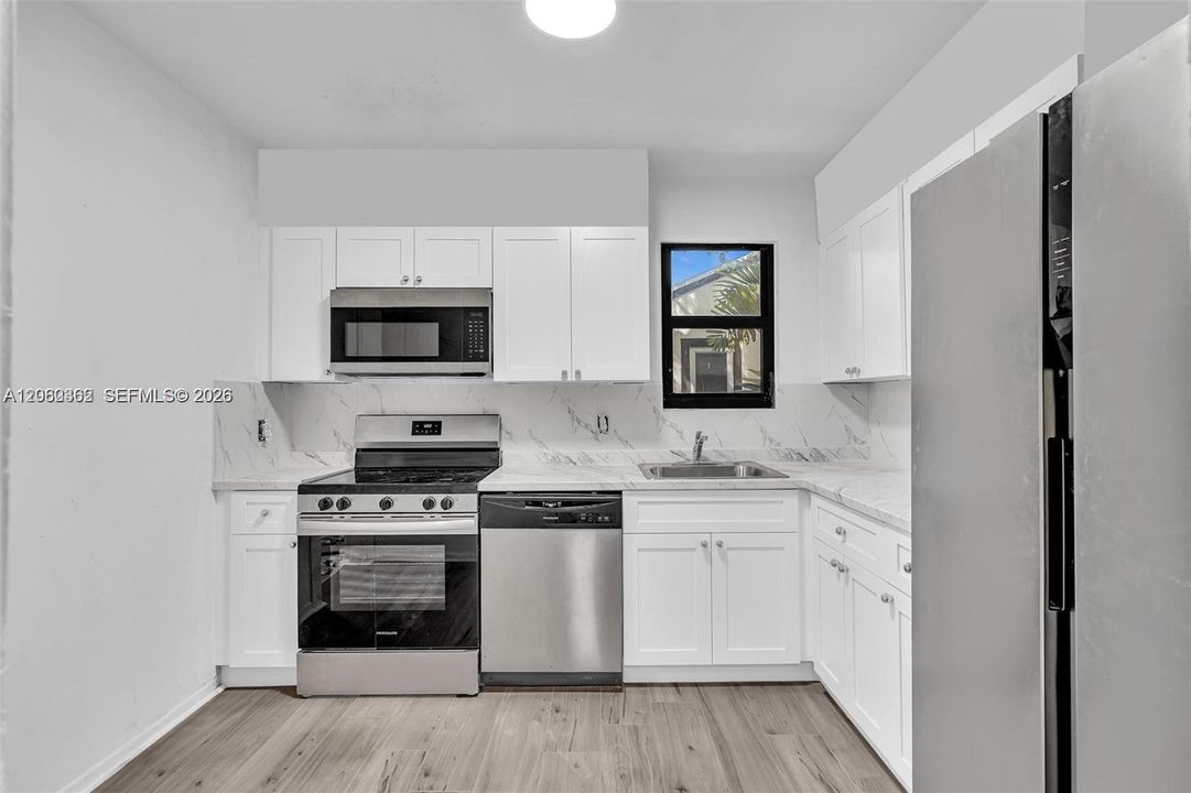 В аренду: $3,995 (3 спален, 1 ванн, 1305 Квадратных фут)