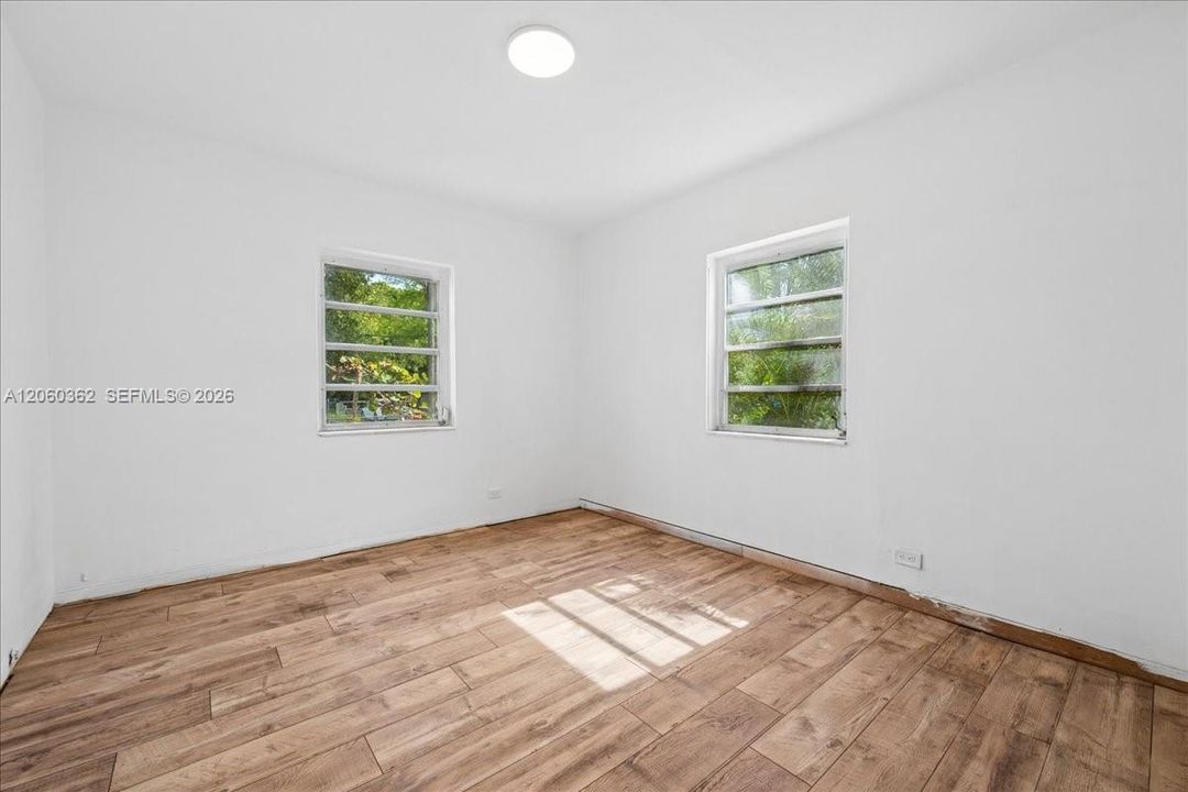 В аренду: $3,995 (3 спален, 1 ванн, 1305 Квадратных фут)