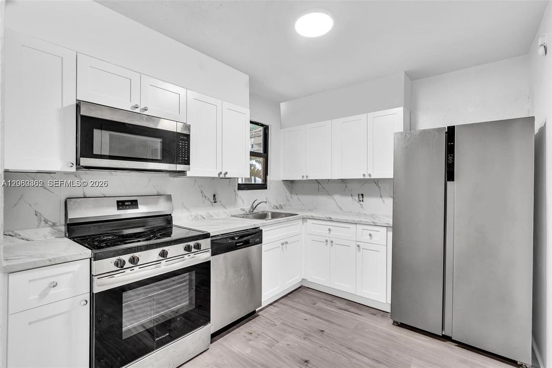 В аренду: $3,995 (3 спален, 1 ванн, 1305 Квадратных фут)