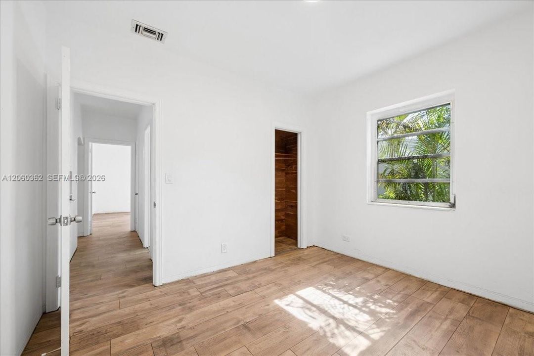В аренду: $3,995 (3 спален, 1 ванн, 1305 Квадратных фут)