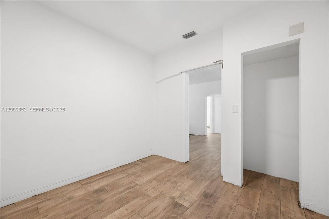 В аренду: $3,995 (3 спален, 1 ванн, 1305 Квадратных фут)