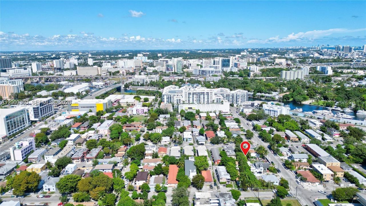 En Venta: $650,000 (0.11 acres)