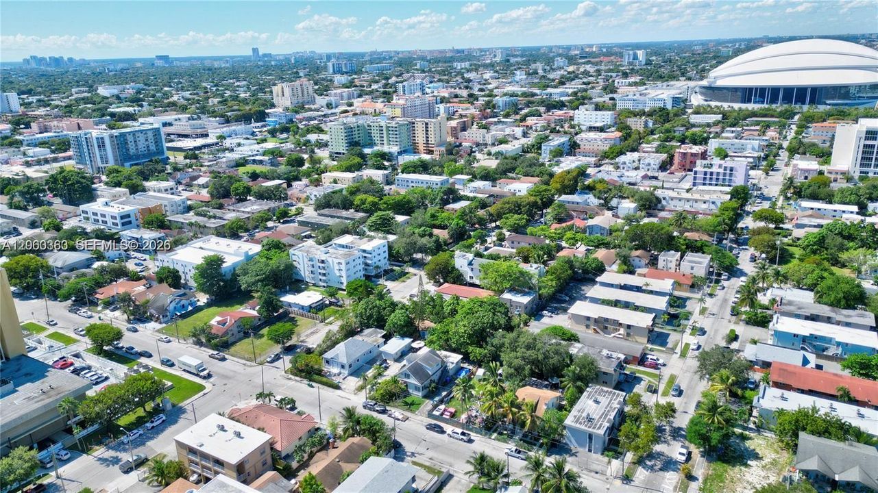 En Venta: $650,000 (0.11 acres)