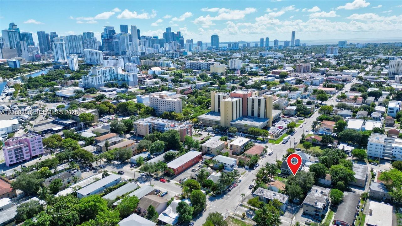 En Venta: $650,000 (0.11 acres)
