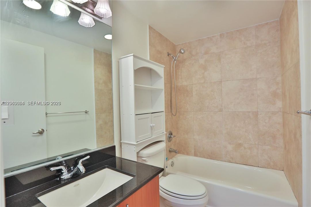 В аренду: $2,700 (2 спален, 2 ванн, 1130 Квадратных фут)