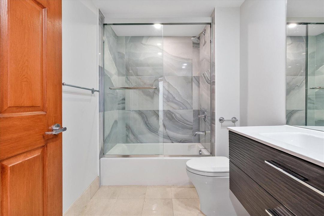 38-3100 N Ocean Blvd apt 1210_041