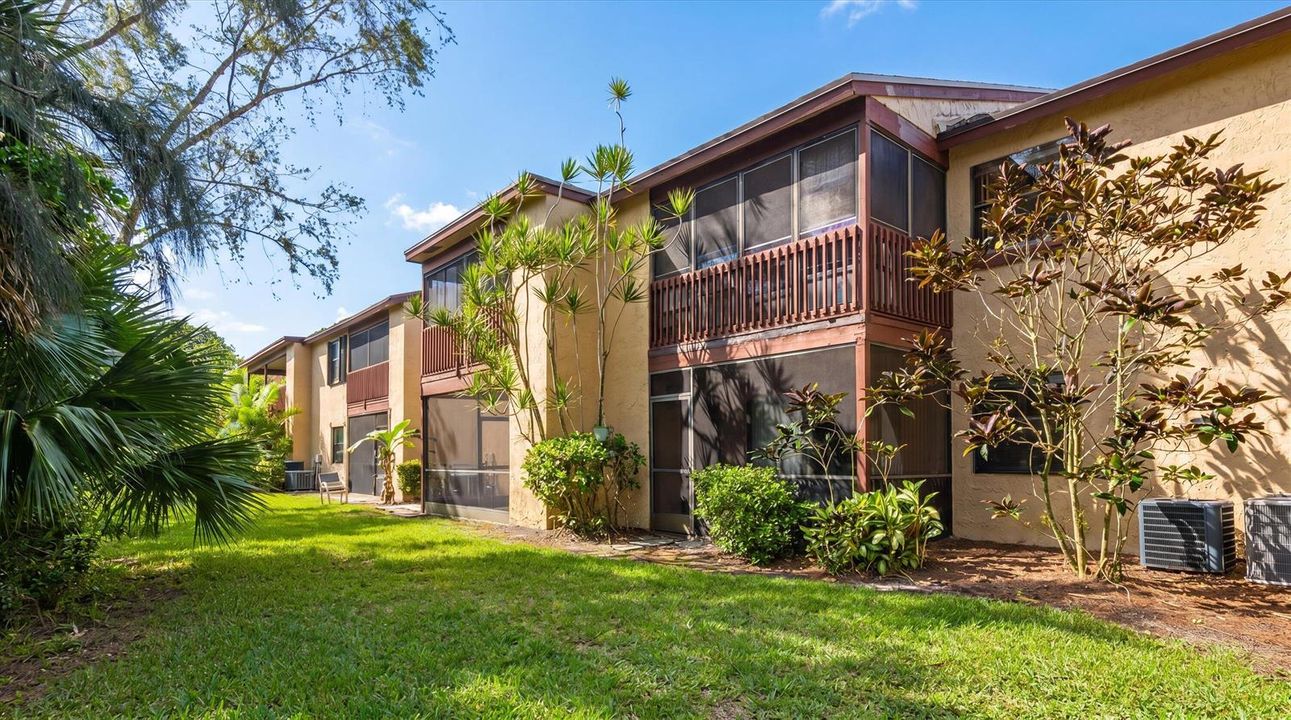 16-1303 Lakeview Dr E 16