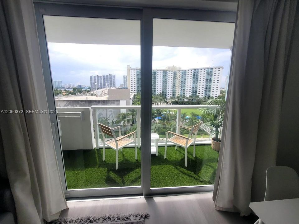 На продажу: $129,000 (0 спален, 1 ванн, 360 Квадратных фут)