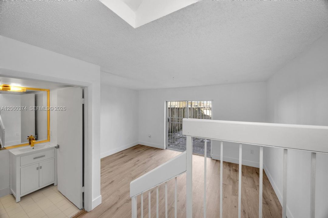 На продажу: $464,900 (3 спален, 2 ванн, 1560 Квадратных фут)
