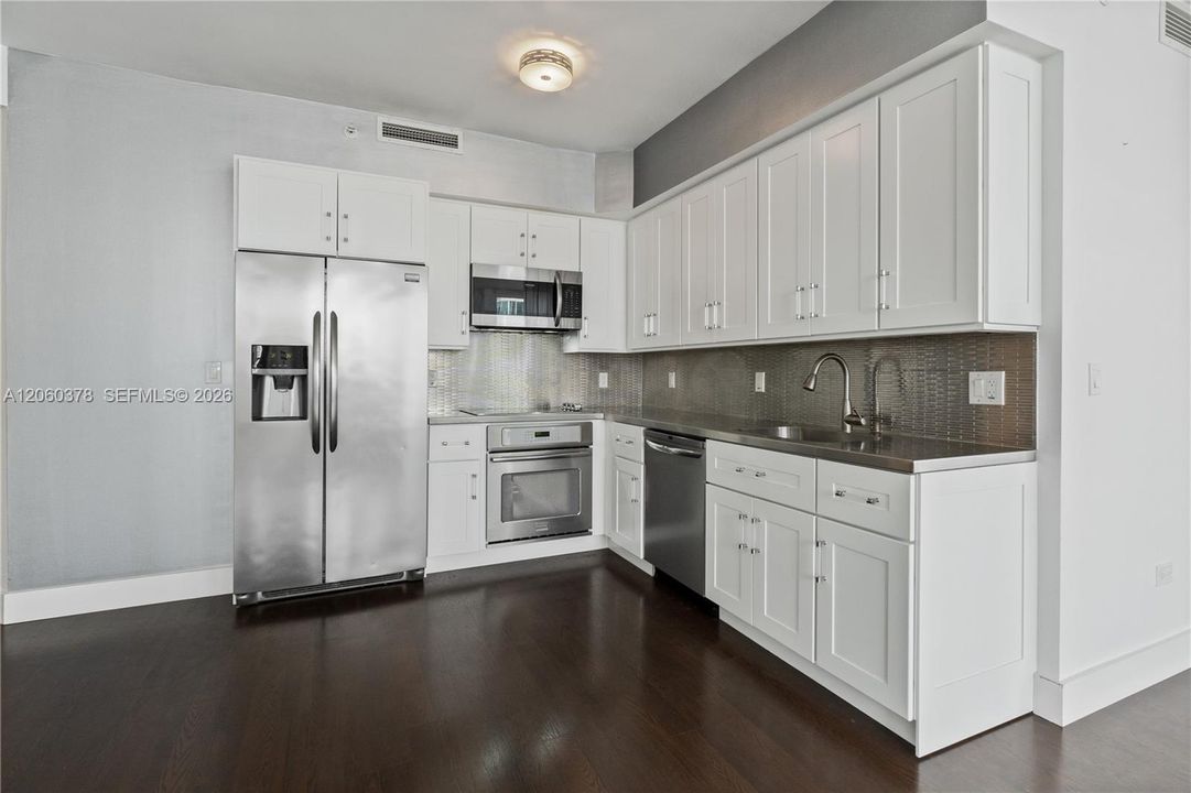 В аренду: $5,950 (3 спален, 2 ванн, 1397 Квадратных фут)