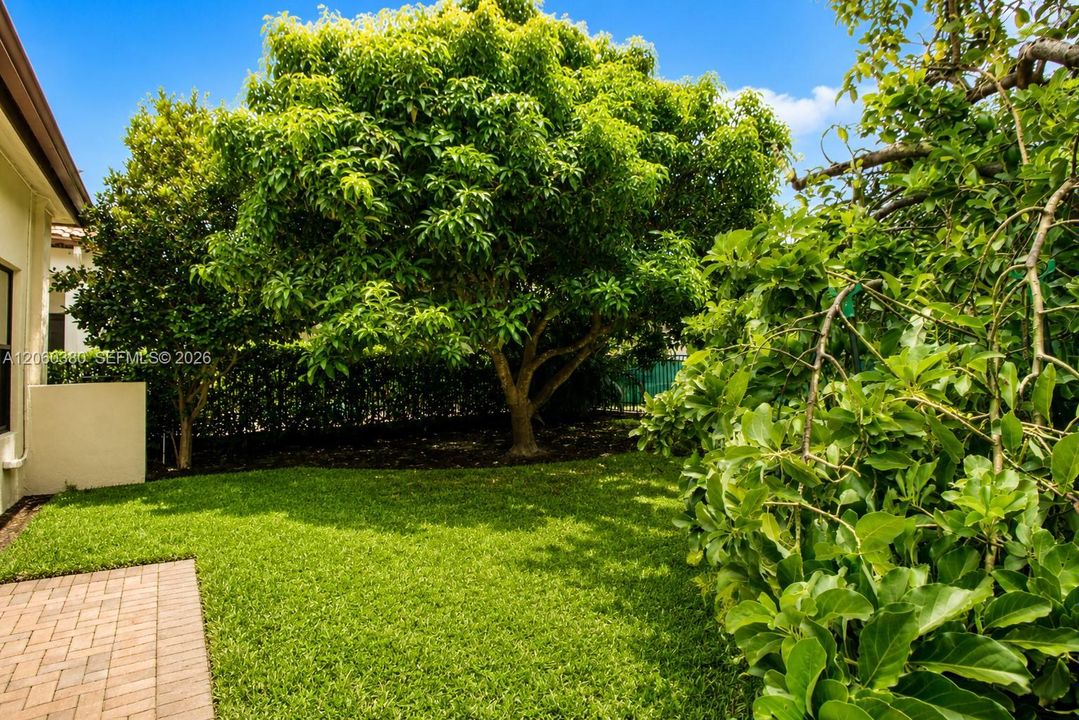 For Sale: $1,195,000 (4 beds, 3 baths, 2320 Square Feet)