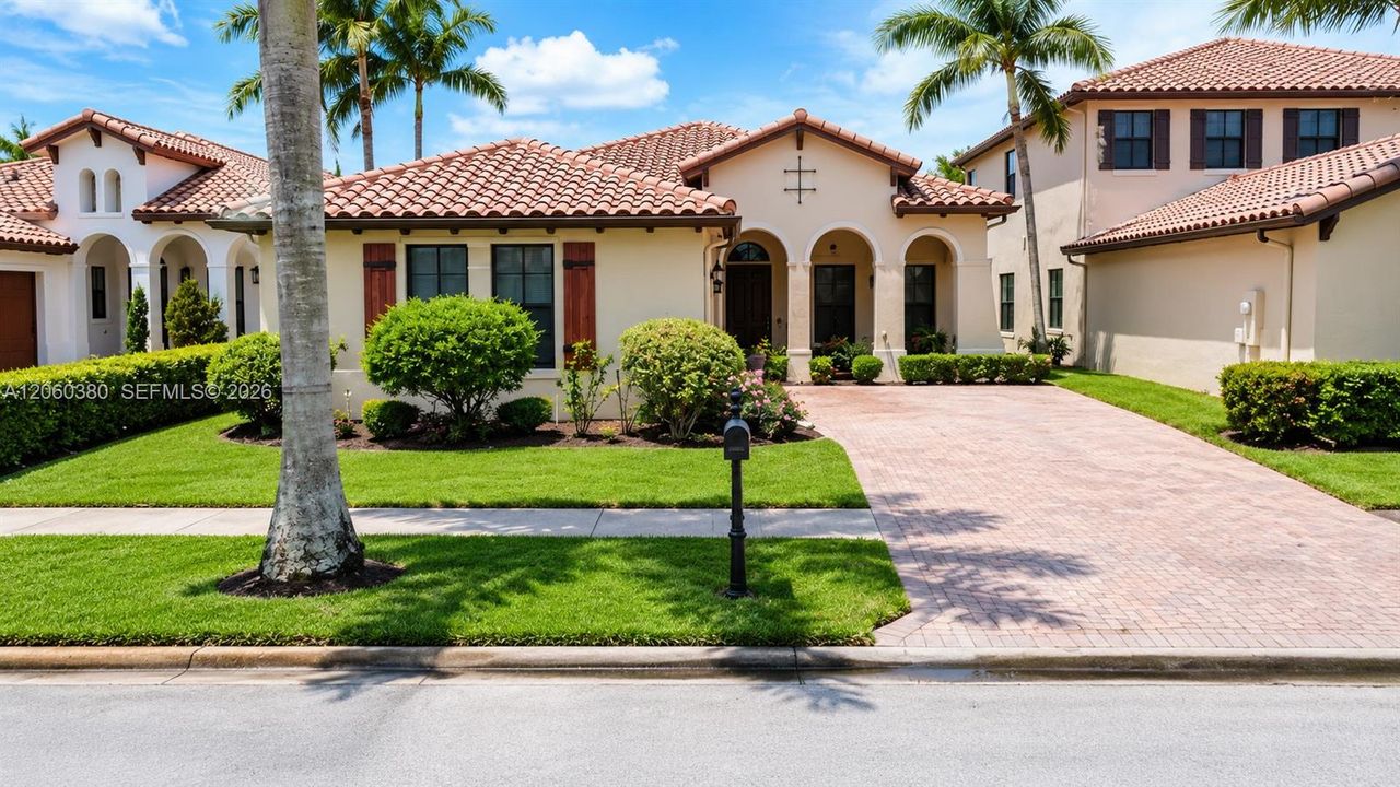 For Sale: $1,195,000 (4 beds, 3 baths, 2320 Square Feet)