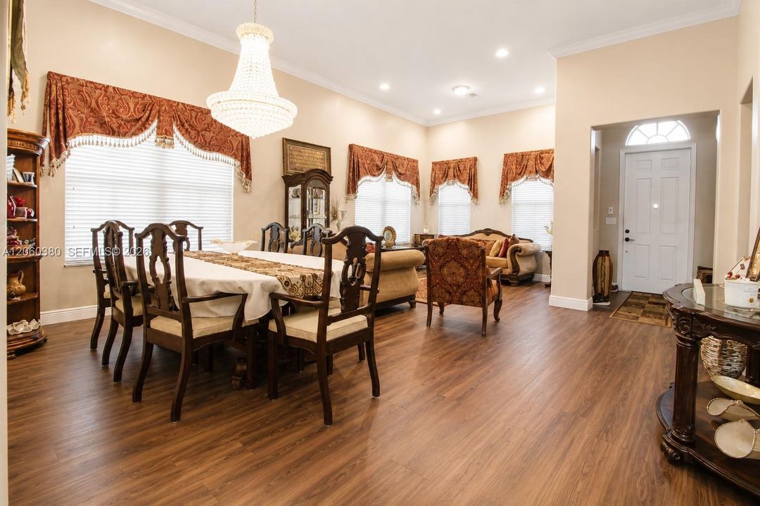 For Sale: $1,195,000 (4 beds, 3 baths, 2320 Square Feet)
