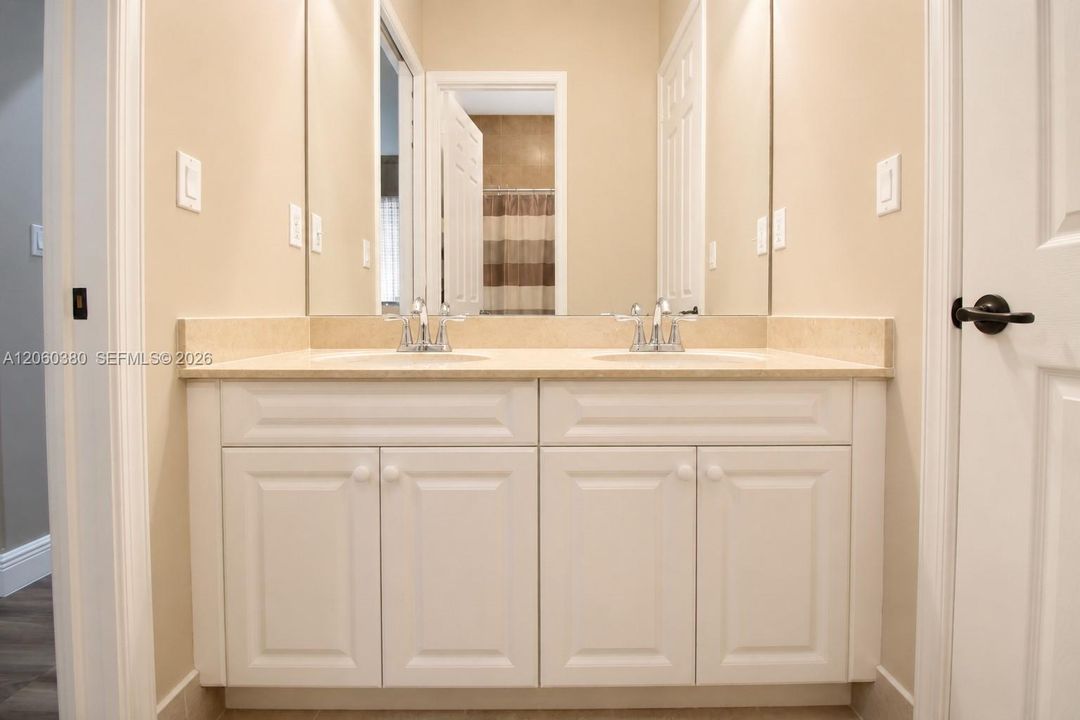 For Sale: $1,195,000 (4 beds, 3 baths, 2320 Square Feet)
