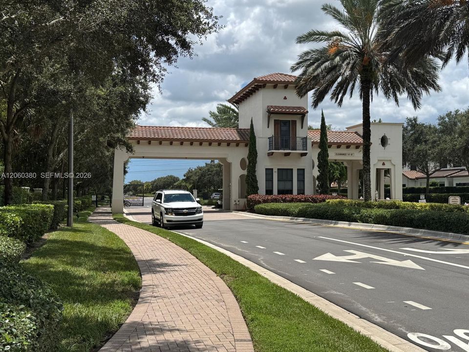 For Sale: $1,195,000 (4 beds, 3 baths, 2320 Square Feet)