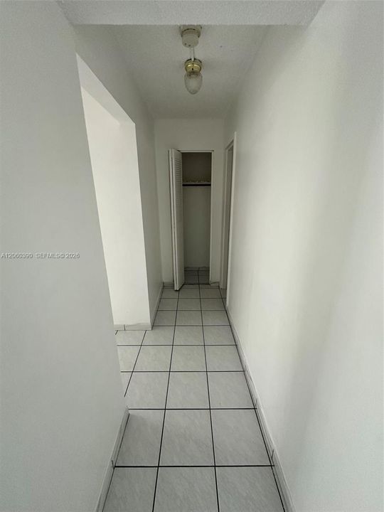 На продажу: $287,500 (1 спален, 1 ванн, 720 Квадратных фут)