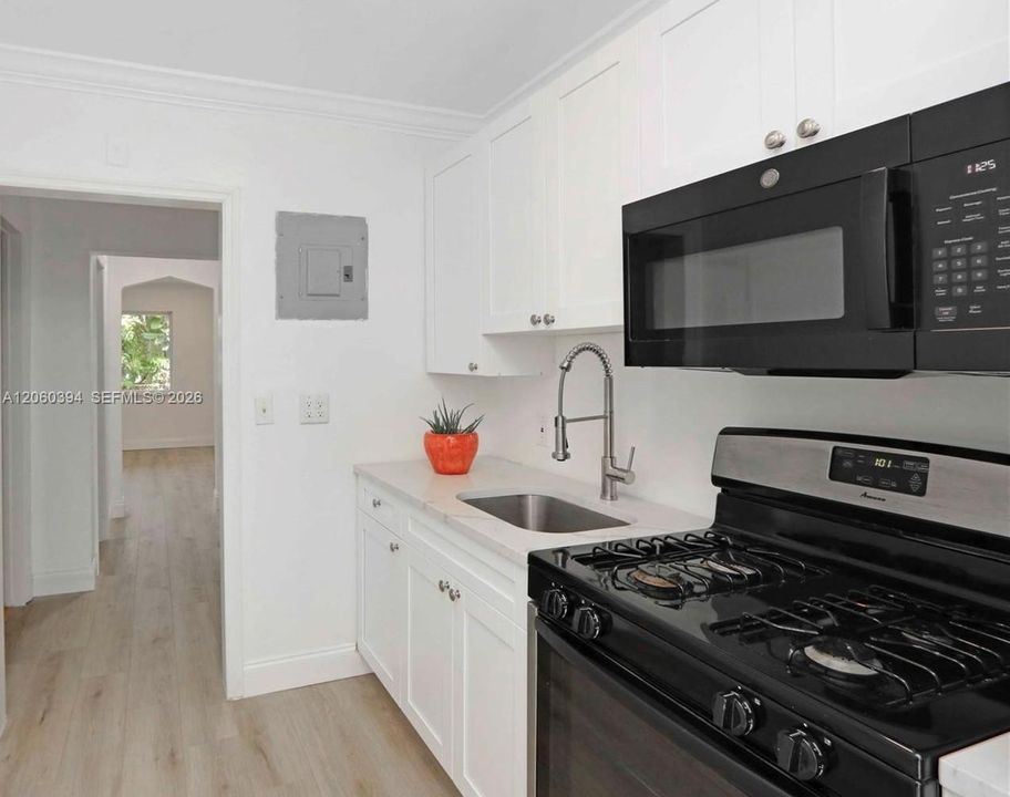 For Rent: $1,800 (1 beds, 1 baths, 625 Square Feet)