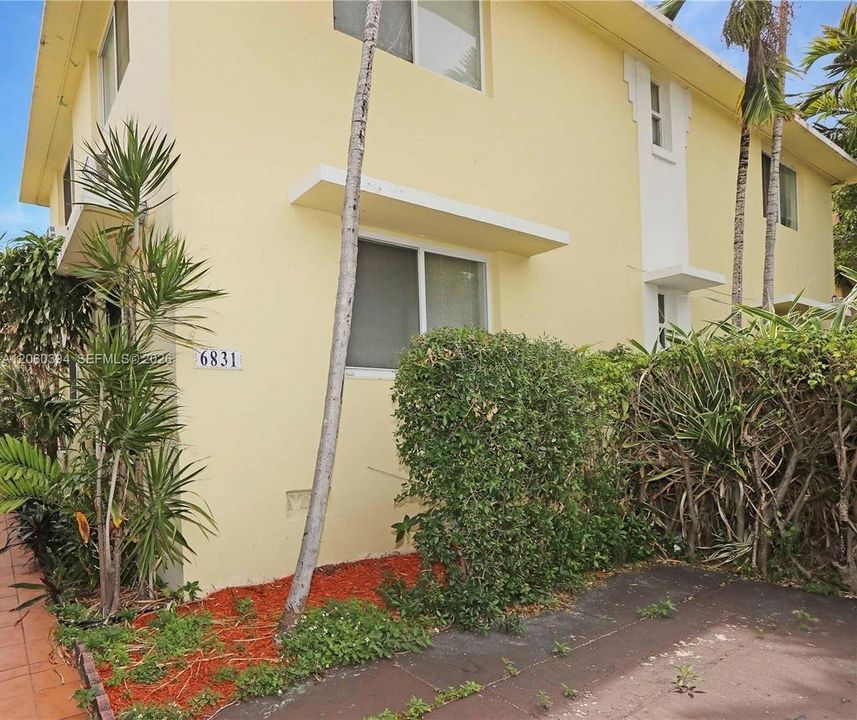 For Rent: $1,800 (1 beds, 1 baths, 625 Square Feet)