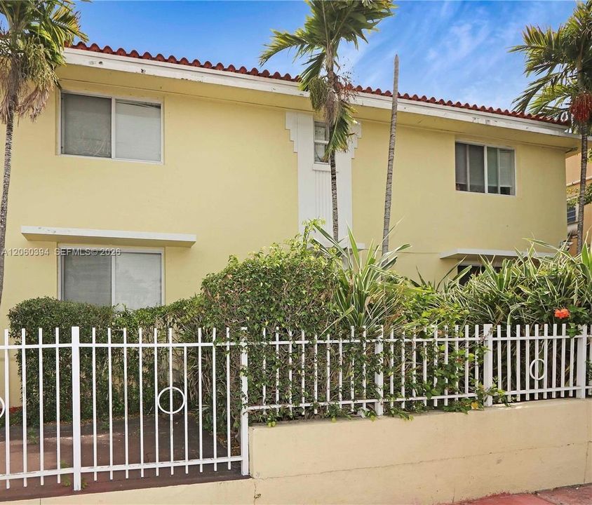 For Rent: $1,800 (1 beds, 1 baths, 625 Square Feet)