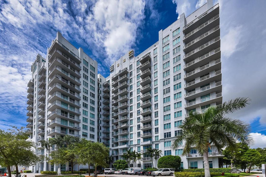 300 S Australian Ave Unit 1507-large-001