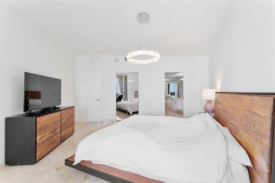 33-3200 N Ocean blvd unit 2505_033