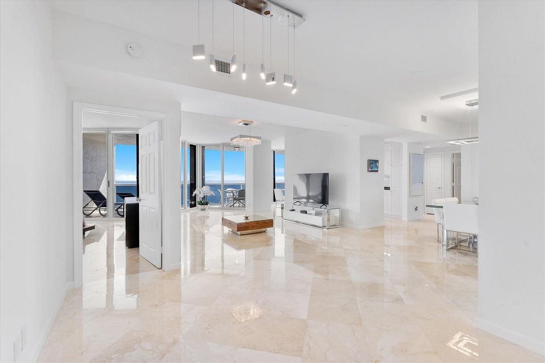 08-3200 N Ocean blvd unit 2505_008