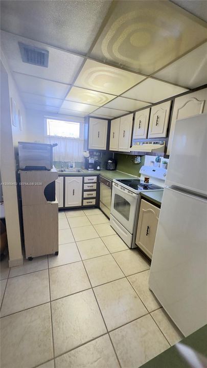 En Venta: $259,900 (1 camas, 1 baños, 922 Pies cuadrados)