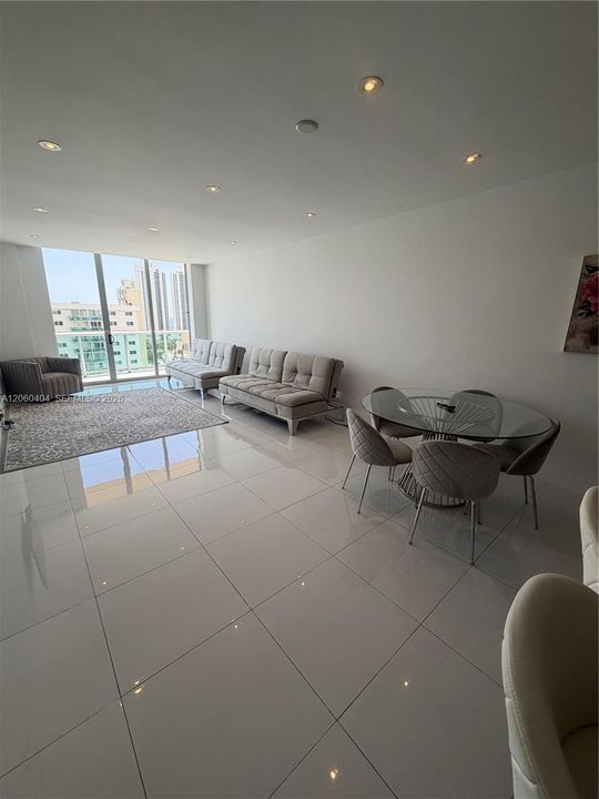 В аренду: $3,200 (1 спален, 1 ванн, 1000 Квадратных фут)
