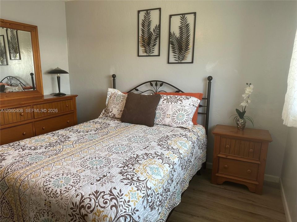 На продажу: $99,000 (1 спален, 1 ванн, 600 Квадратных фут)
