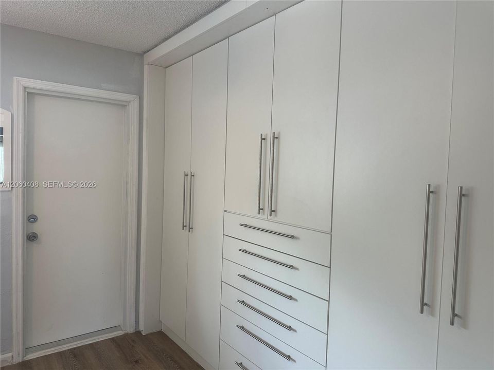 На продажу: $99,000 (1 спален, 1 ванн, 600 Квадратных фут)