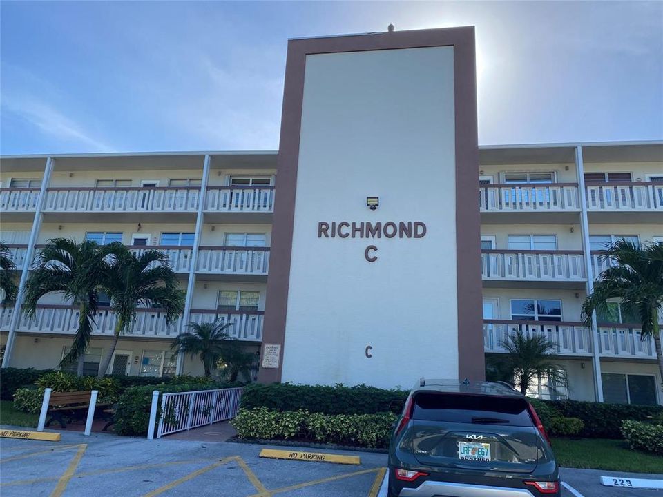 327 Richmond C Pictures