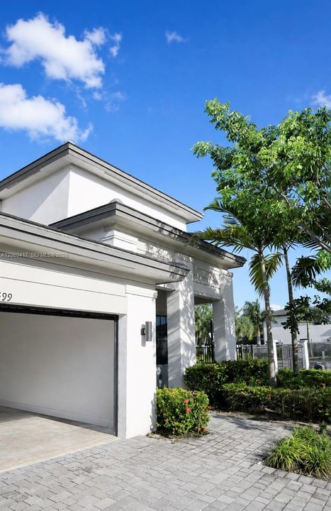 For Sale: $1,200,000 (4 beds, 3 baths, 2704 Square Feet)