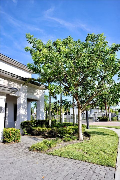 For Sale: $1,200,000 (4 beds, 3 baths, 2704 Square Feet)
