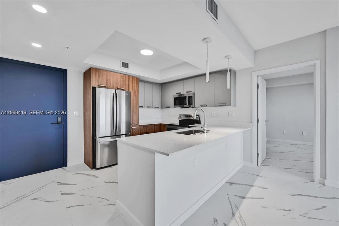 В аренду: $3,100 (2 спален, 2 ванн, 901 Квадратных фут)