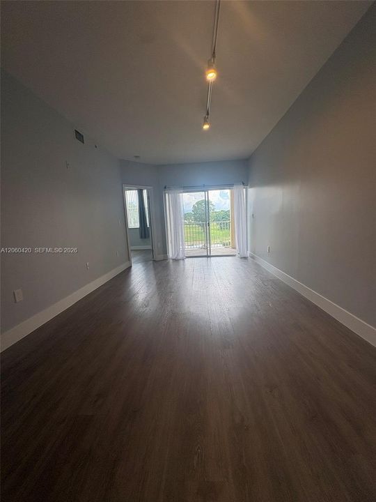 В аренду: $2,500 (2 спален, 2 ванн, 1113 Квадратных фут)