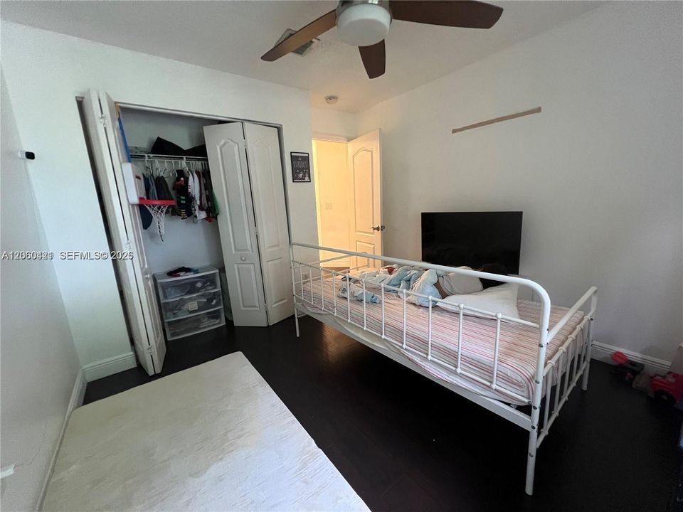 В аренду: $4,200 (4 спален, 2 ванн, 1904 Квадратных фут)