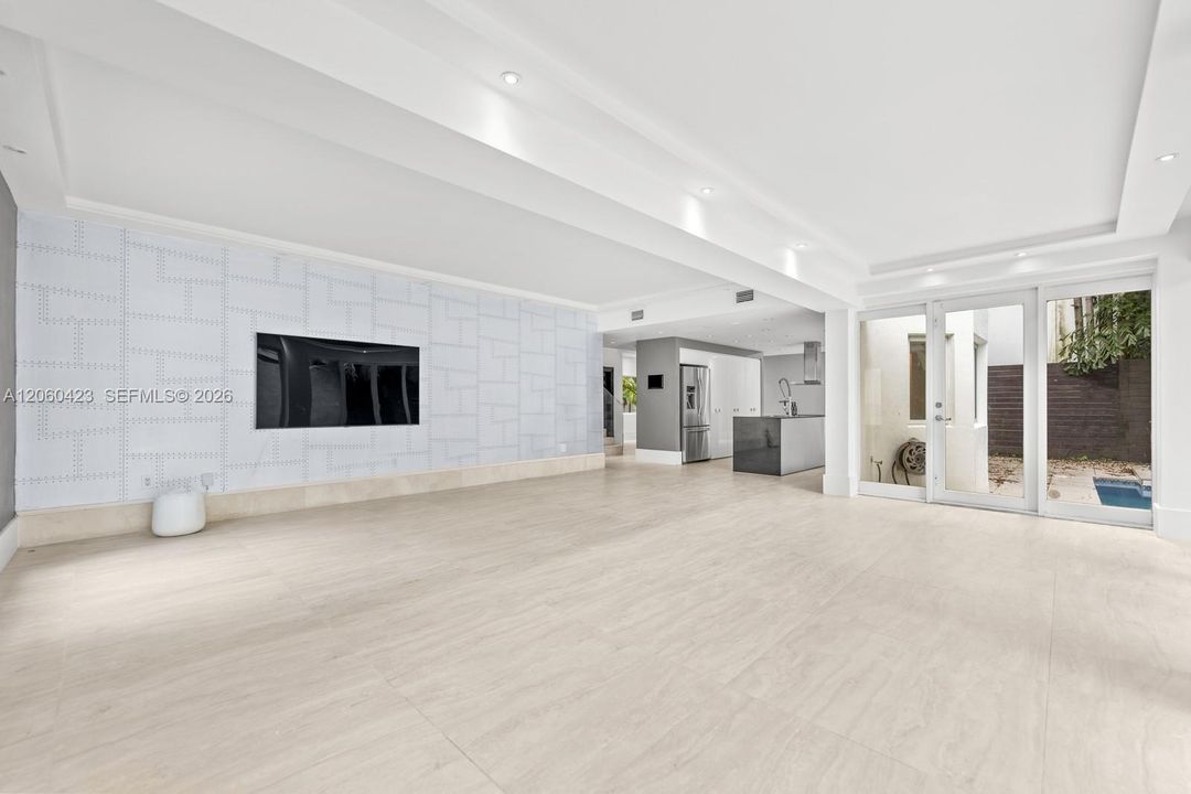 En Renta: $14,000 (5 camas, 2 baños, 2592 Pies cuadrados)