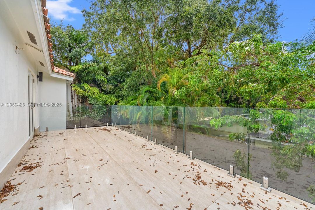 En Renta: $14,000 (5 camas, 2 baños, 2592 Pies cuadrados)