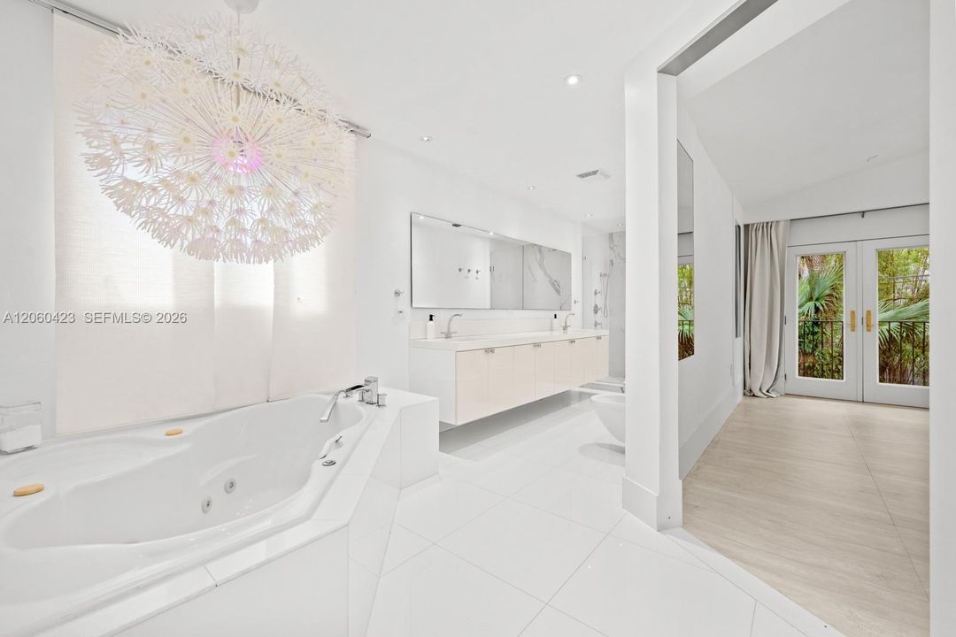 En Renta: $14,000 (5 camas, 2 baños, 2592 Pies cuadrados)