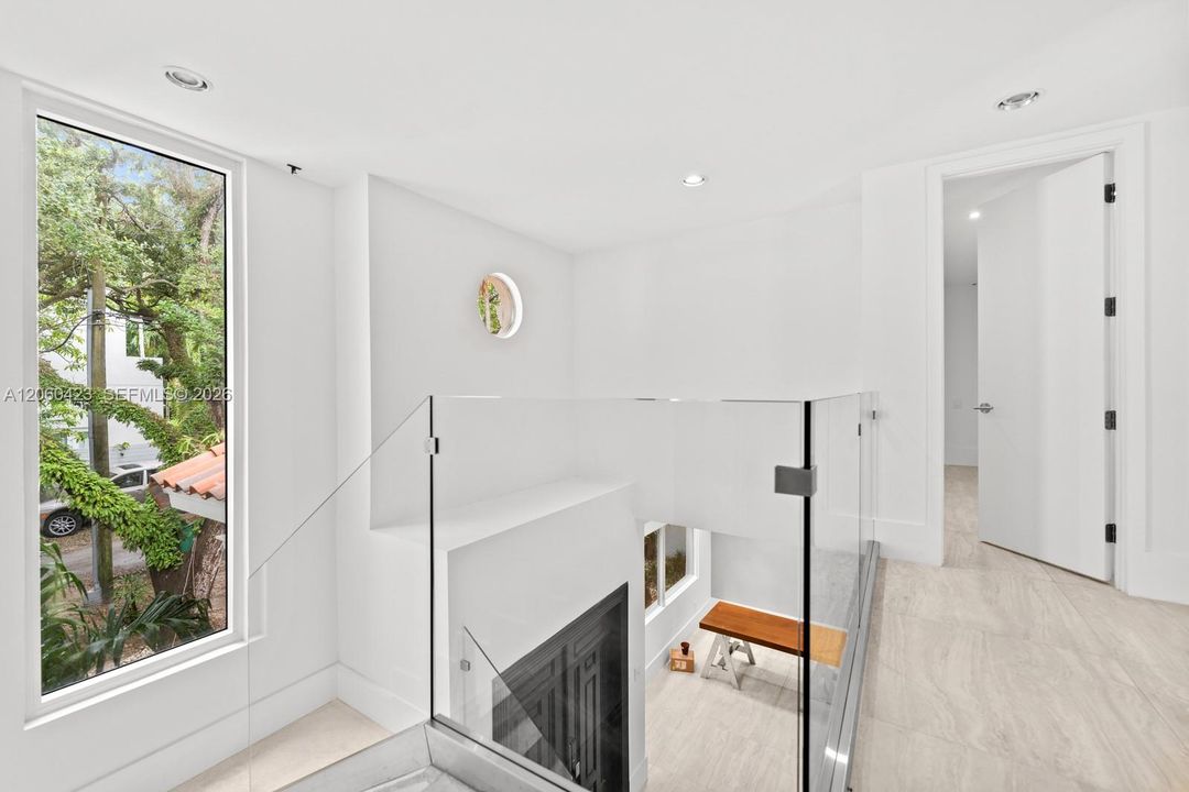 En Renta: $14,000 (5 camas, 2 baños, 2592 Pies cuadrados)