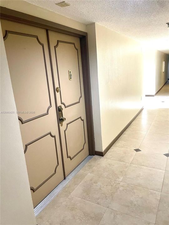В аренду: $2,200 (2 спален, 2 ванн, 1213 Квадратных фут)