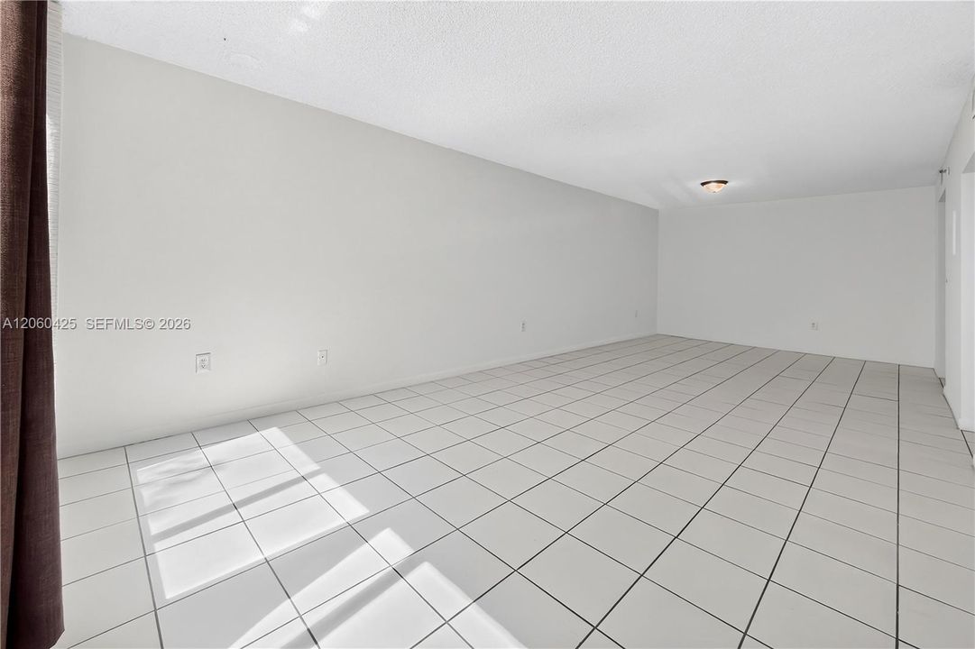 В аренду: $2,200 (2 спален, 2 ванн, 1213 Квадратных фут)