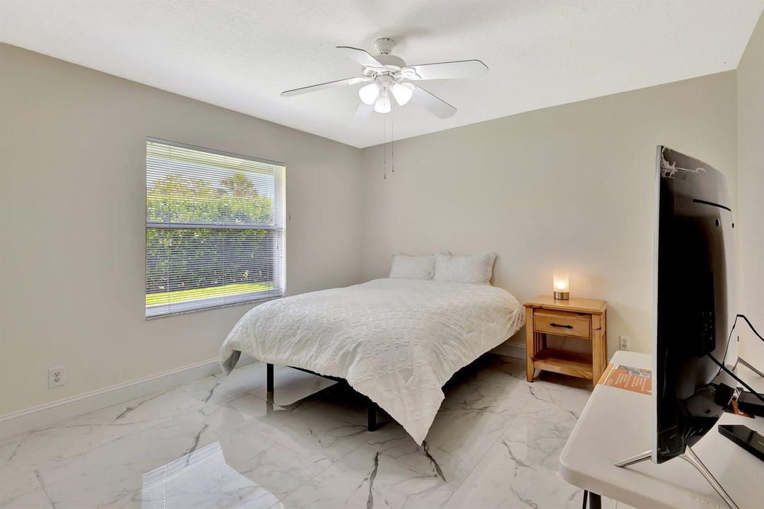 2 BEDROOM